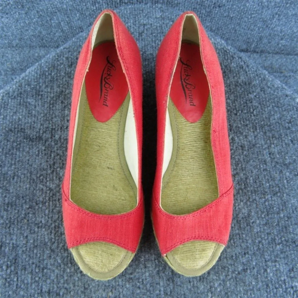 Lucky‎ Brand  Women Peep Toe Heel Shoes Red Fabric Size 5.5 Medium
